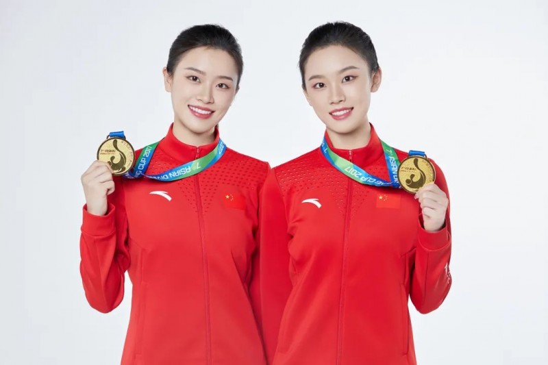 雙姝躍浪，椰香遠(yuǎn)揚(yáng)——宗師傅食品官宣簽約世界跳水冠軍夏冰清、夏玉潔為形象代言人